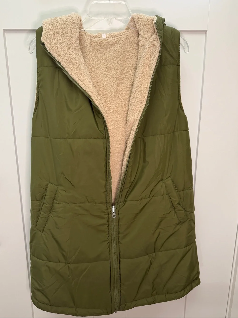 Soft Sherpa-Lined Olive Green Puffer Vest - Women